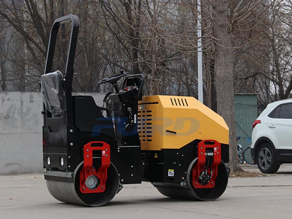 小型壓路機(jī)長(zhǎng)期不使用就能丟下保養(yǎng)嗎？
